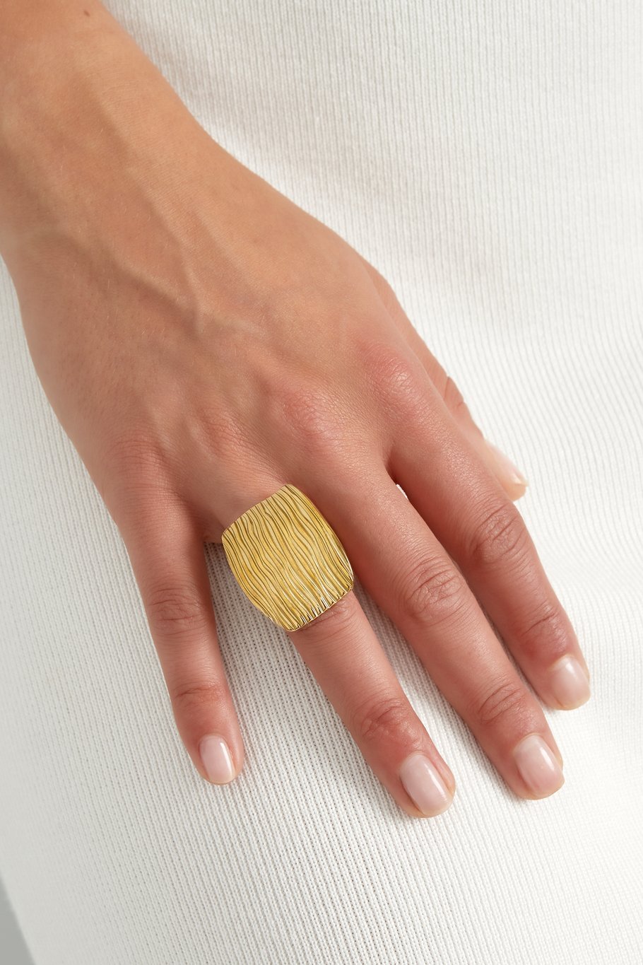 Prsten Luxe Structure Square - gold