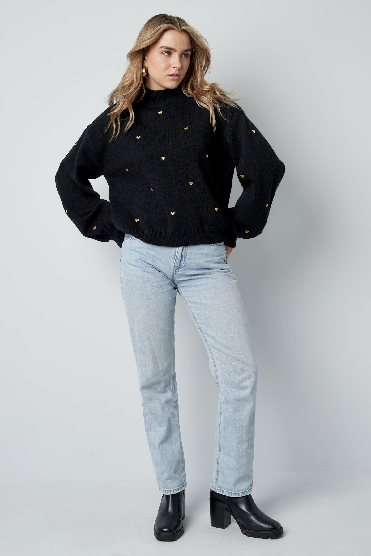 Sweetheart Charm pullover - black