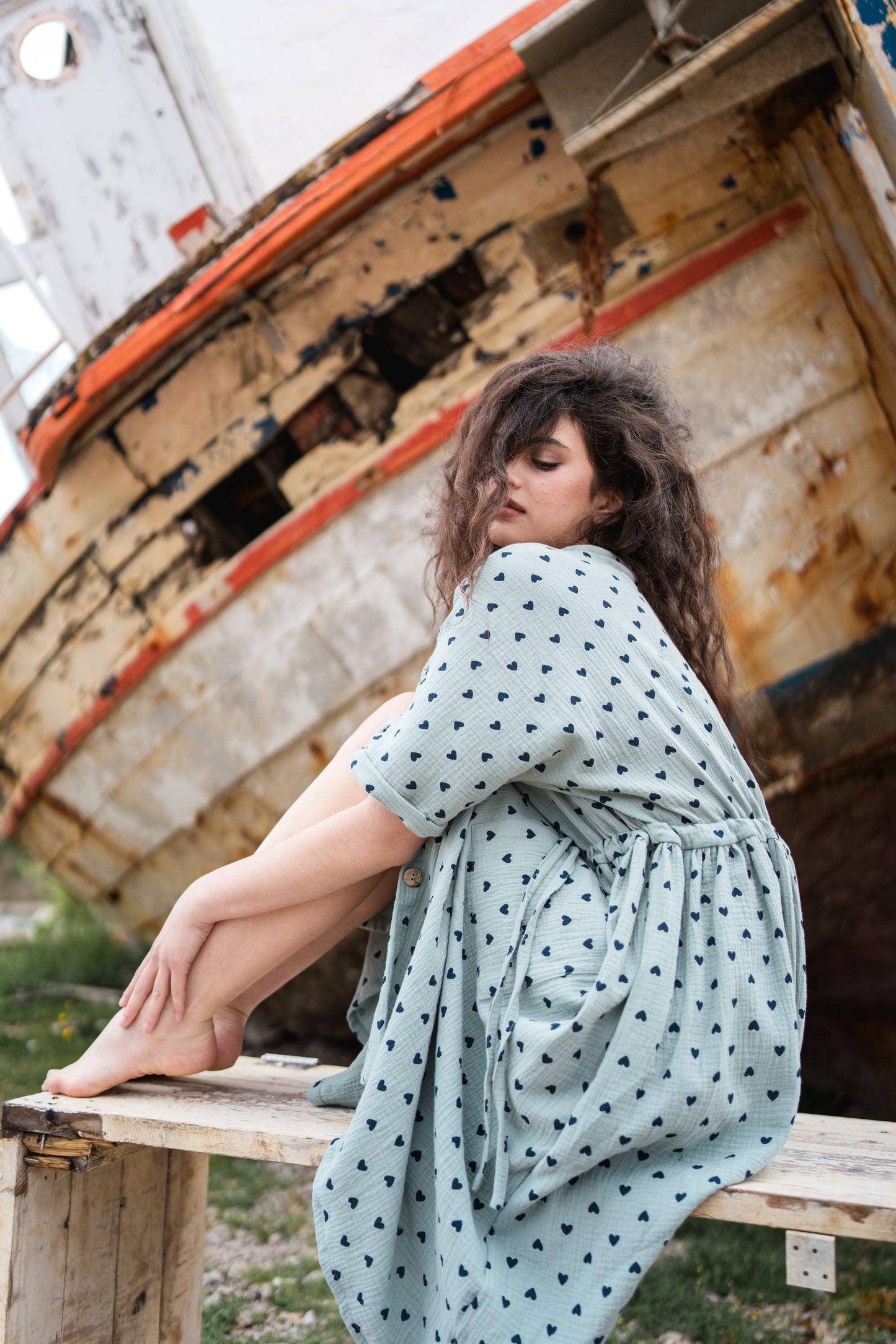 Summer Loose - green/black hearts