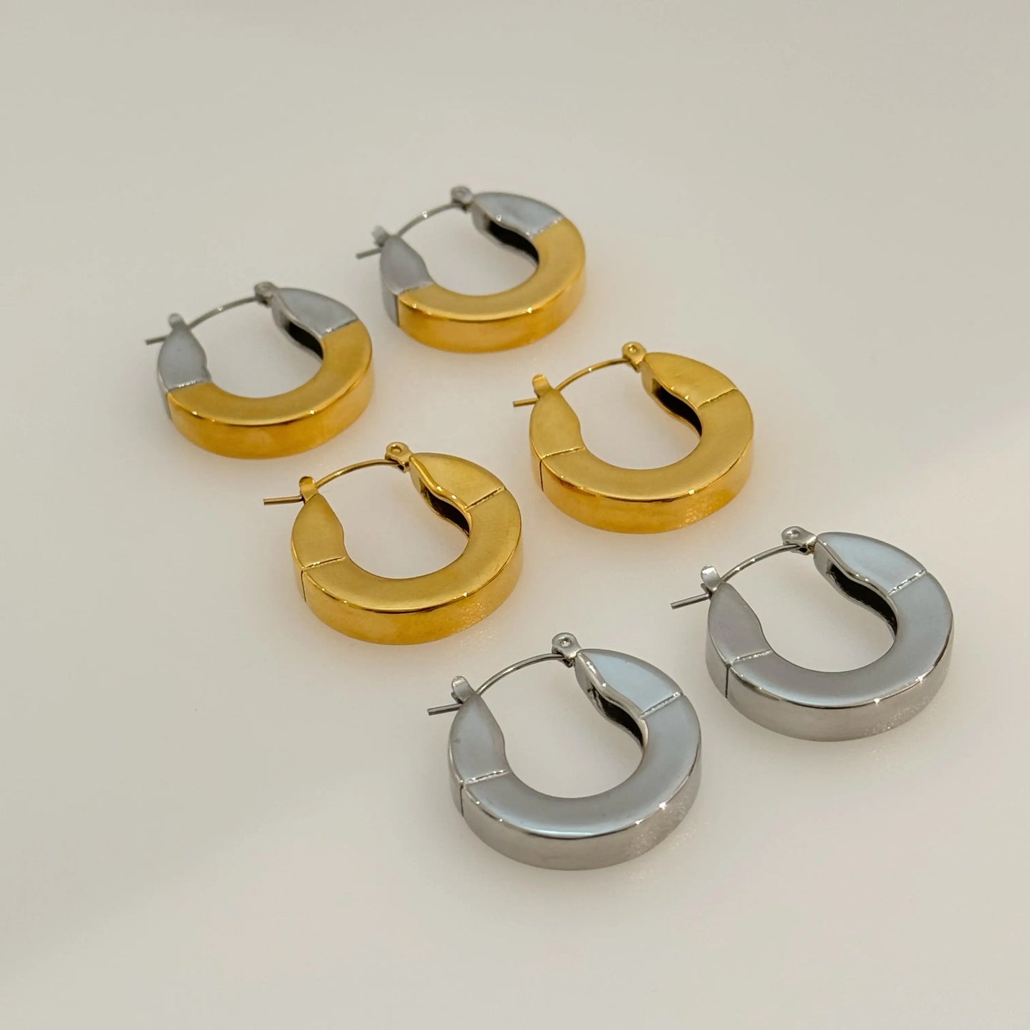 Naušnice Luxe Classic Hoop - gold