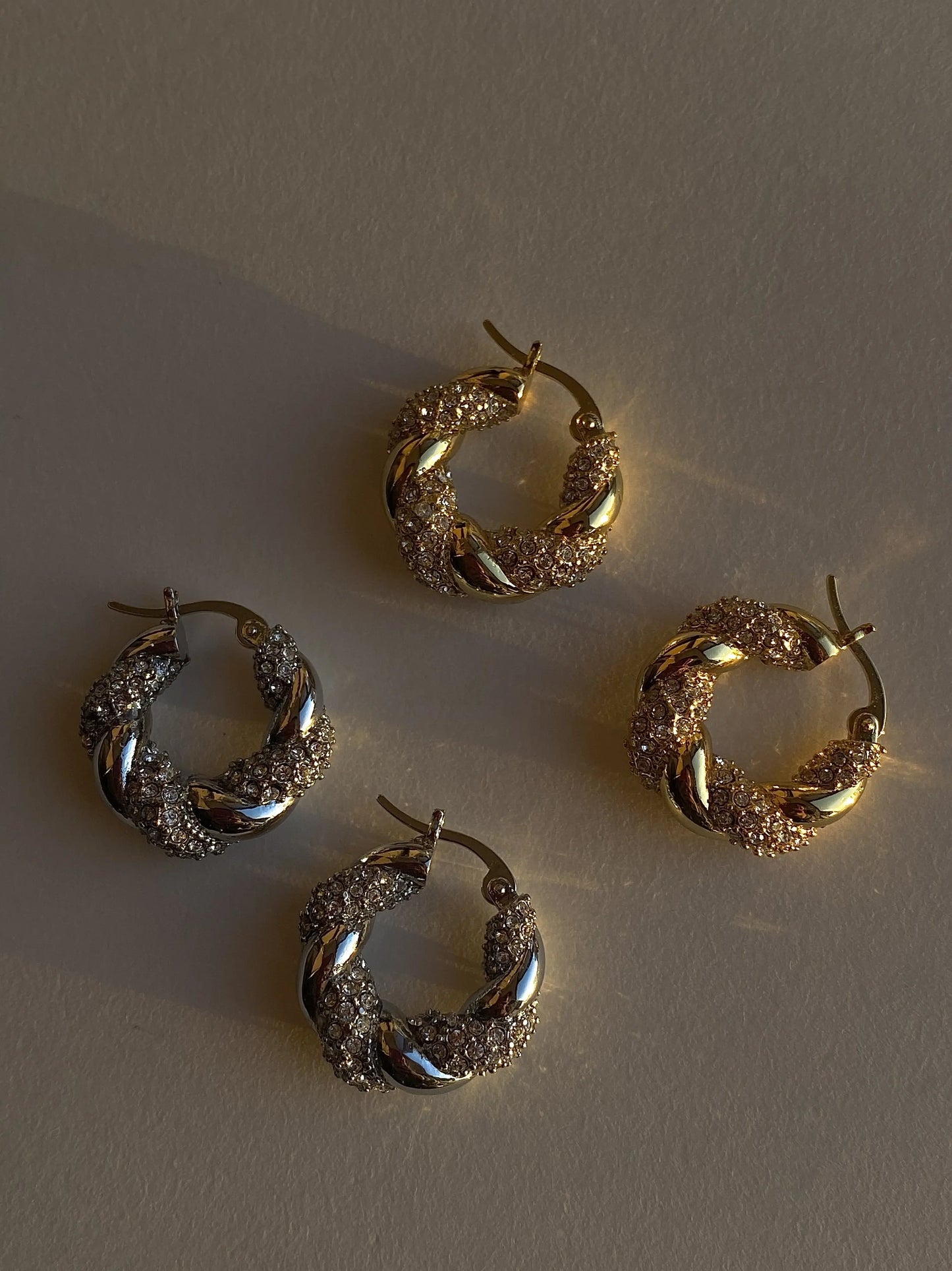 Naušnice Luxe Twist Pendant - silver