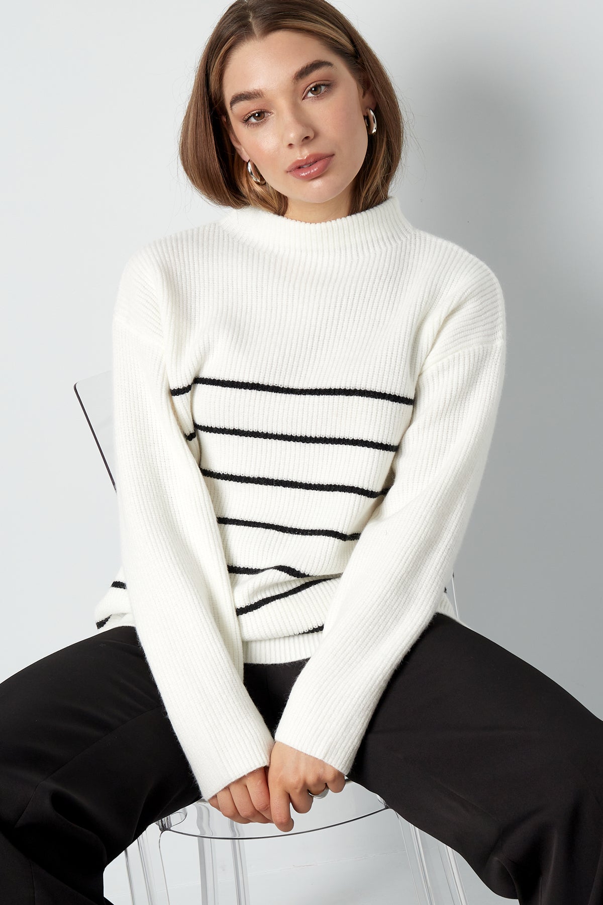 Basic Bliss sweater - black and white