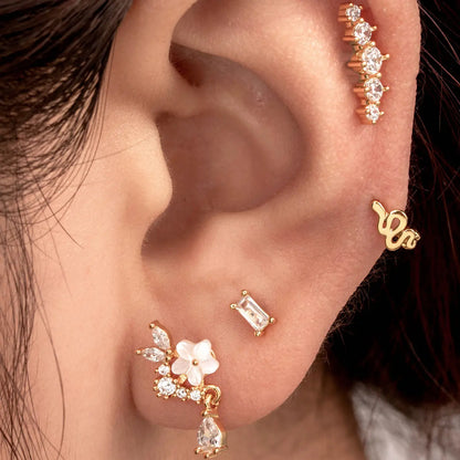 Piercing White Flowers