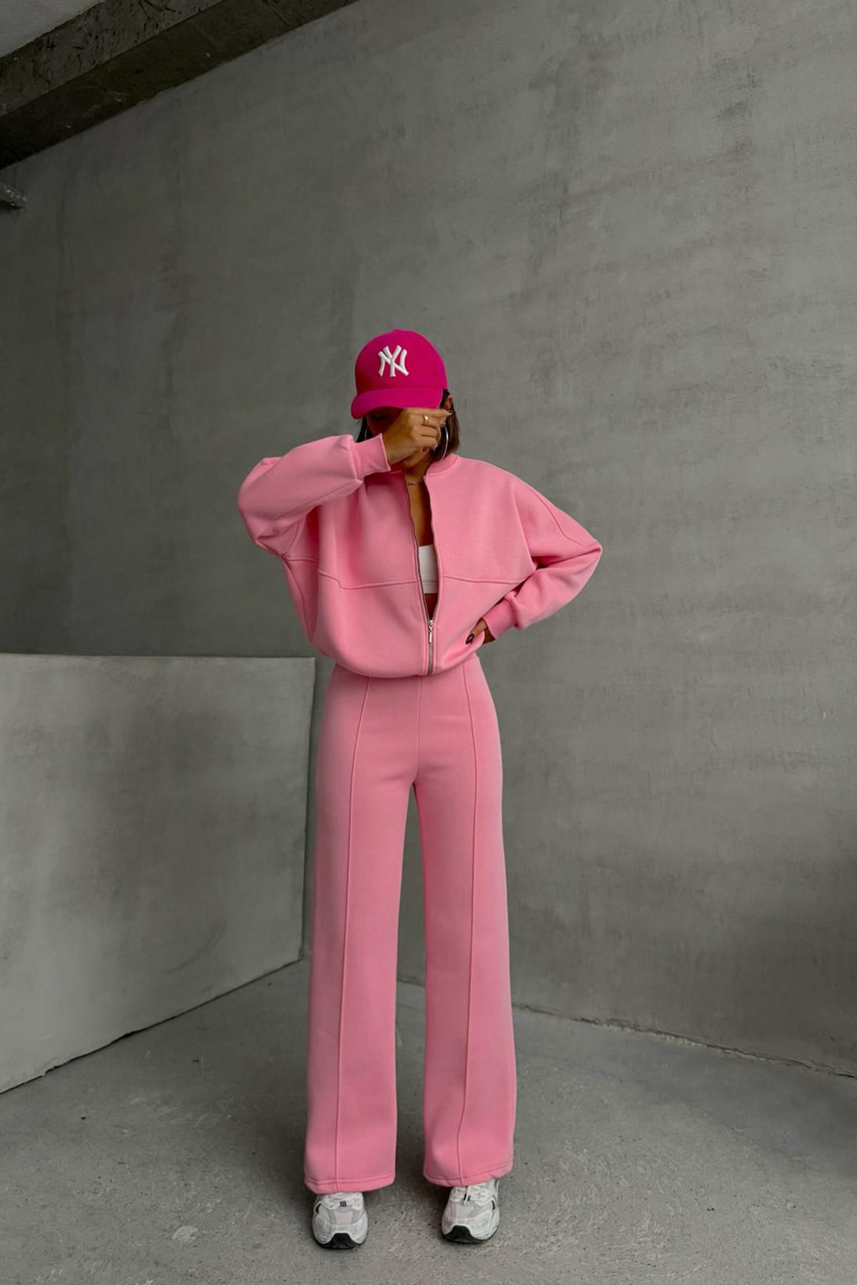 Raised Three Thread Tracksuit - Pink