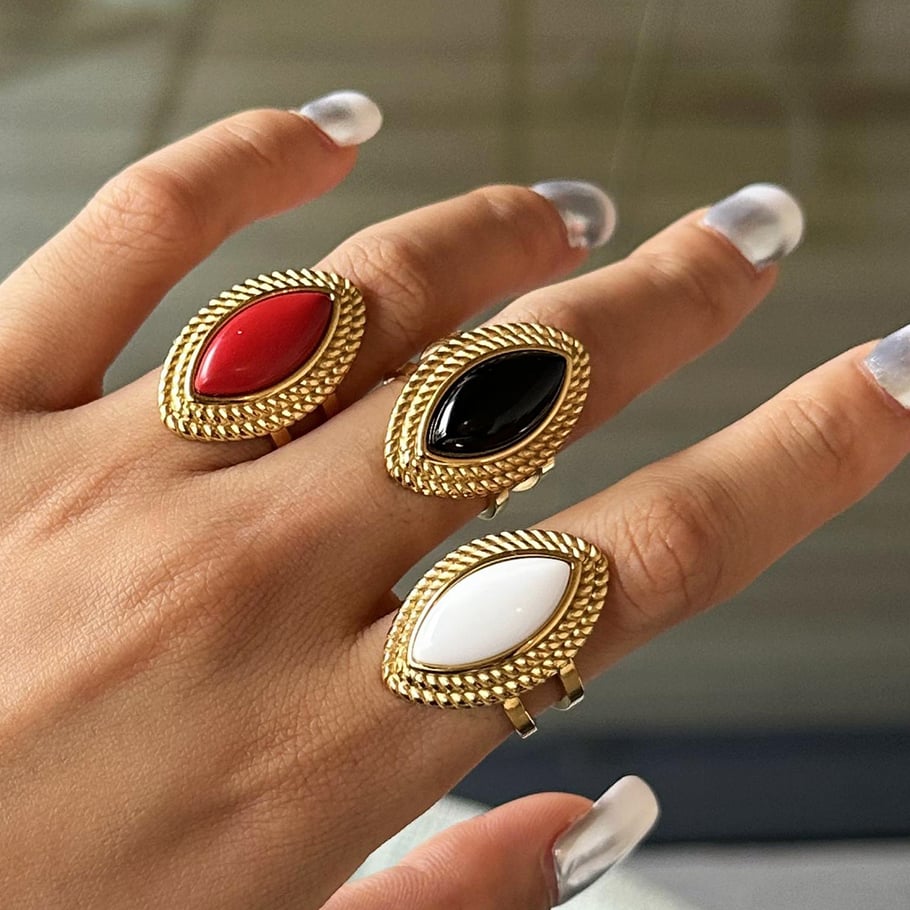 Luxe Retro Eye Ring - black