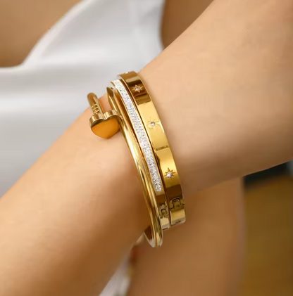 Luxe Bangle Heart Bracelet